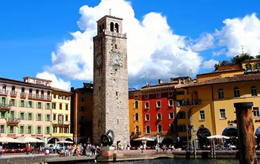 Riva del Garda vom Monte Brione aus gesehen